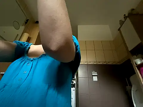 Snapshot of Milky_hairy_mommy chatting on November 2025 08:35:02 AM Milky hairy mommy online show from November 2025 08:35:02 AM