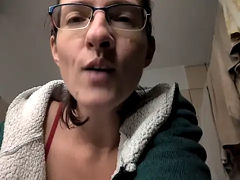 Snapshot of Milky_hairy_mommy chatting on November 2025 09:26:02 PM Milky hairy mommy online show from November 2025 09:26:02 PM