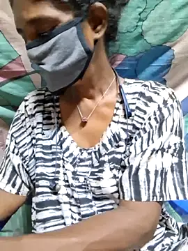 Snapshot of Tamil--Rani chatting on November 2025 01:04:01 PM Tamil--Rani online show from November 2025 01:04:01 PM