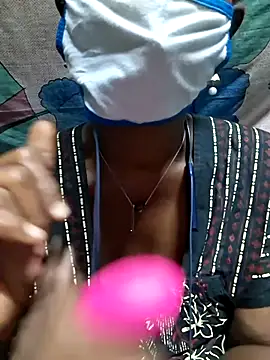 Snapshot of Tamil--Rani chatting on November 2025 01:34:02 PM Tamil--Rani online show from November 2025 01:34:02 PM