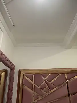 Britanymooree online show from April 2026 07:28:02 PM