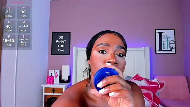 Britanymooree online show from October 2025 09:29:01 PM