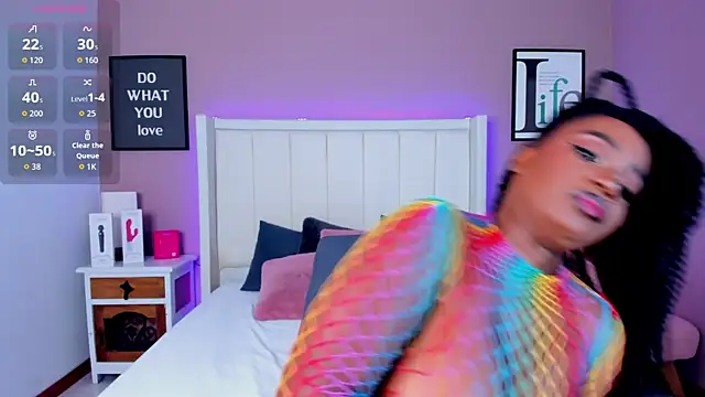 Britanymooree online show from December 2025 07:57:02 PM