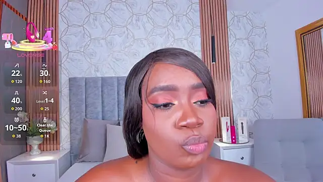 Britanymooree online show from February 2026 07:32:02 PM