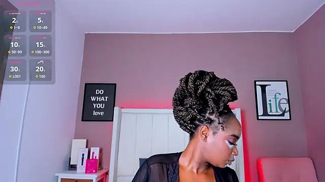 Britanymooree online show from January 2026 07:30:02 PM