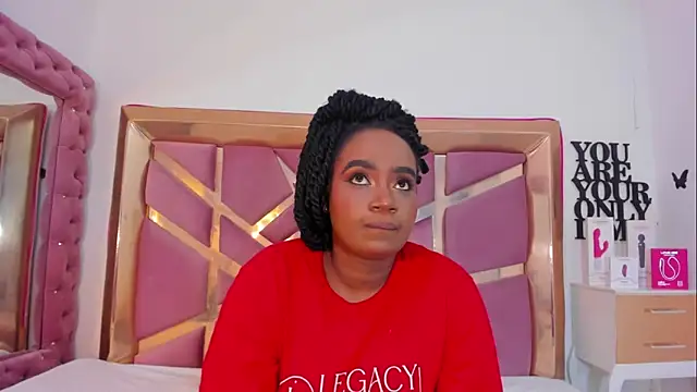 Britanymooree online show from April 2026 10:24:01 PM