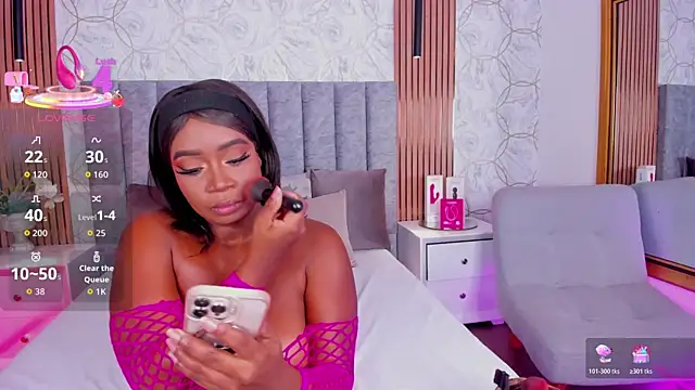 Britanymooree online show from February 2026 07:36:01 PM