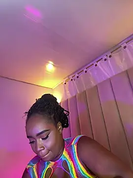 Britanymooree online show from March 2026 08:11:01 PM