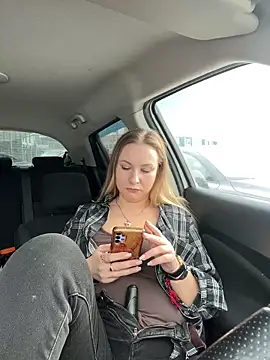 OlgaBuzzz online show from February 2026 07:39:01 AM