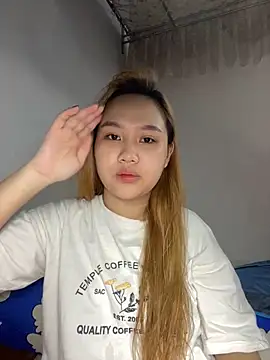 Snapshot of Odette68 chatting on June 2026 05:15:02 AM Odette68 online show from June 2026 05:15:02 AM