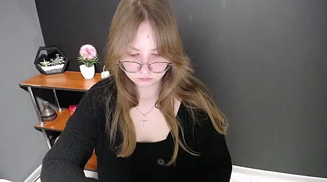 lady minx online show from February 2025 07:15:02 AM