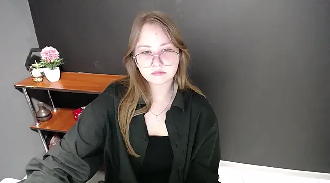 lady minx online show from February 2025 07:23:01 AM