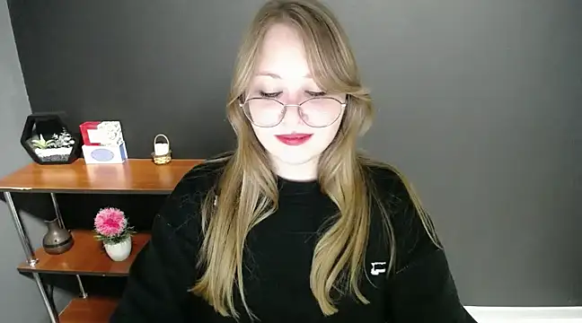lady minx online show from February 2025 10:58:02 AM