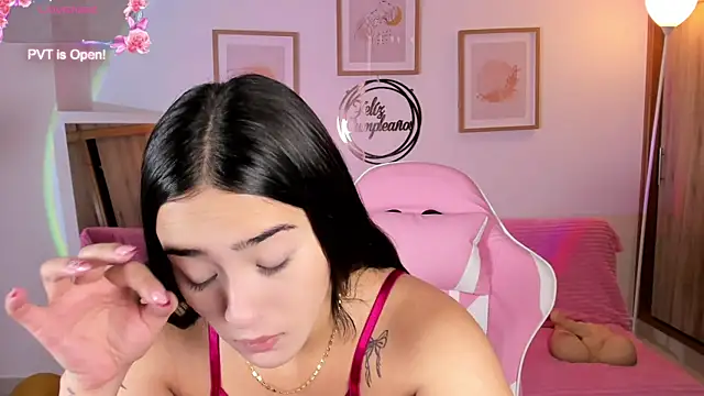 Veronica isaza   online show from October 2025 12:48:02 PM