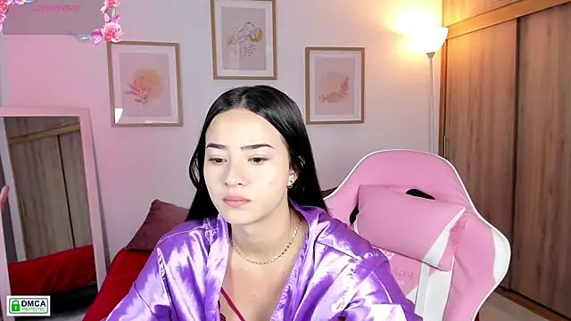 Veronica isaza   online show from November 2025 12:19:01 PM