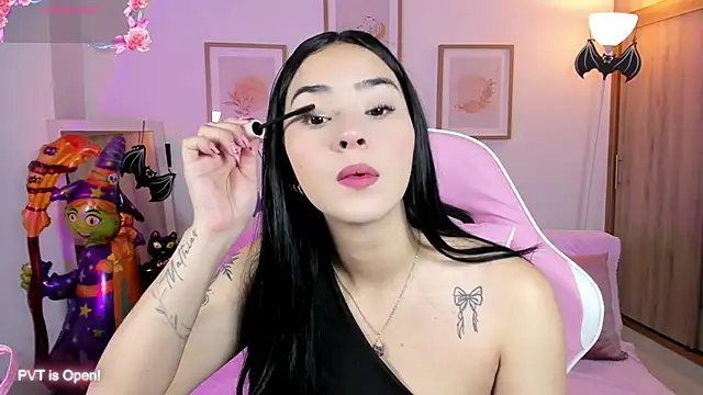 Veronica isaza   online show from October 2025 12:28:01 PM