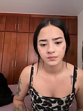 Veronica isaza   online show from September 2025 02:05:01 PM