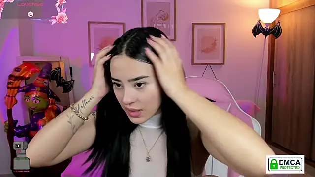 Veronica isaza   online show from October 2025 12:50:02 PM