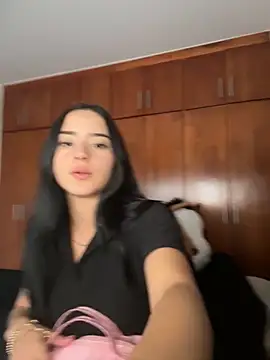 Veronica isaza   online show from October 2025 07:15:01 PM