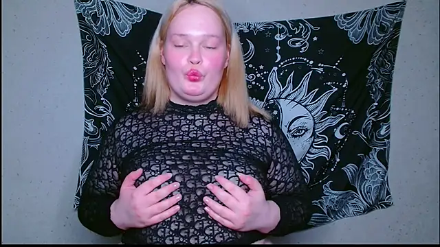 rozzhaos8 online show from February 2026 11:12:01 PM