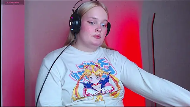 Snapshot of rozzhaos8 chatting on October 2025 08:08:01 PM rozzhaos8 online show from October 2025 08:08:01 PM