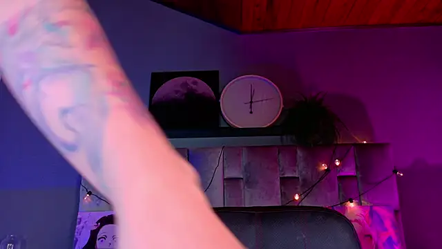 Snapshot of AmbarHills_1 chatting on November 2025 11:36:01 AM AmbarHills 1 online show from November 2025 11:36:01 AM