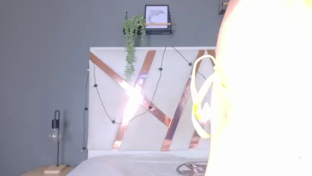 Snapshot of AmbarHills_1 chatting on February 2026 11:43:02 AM AmbarHills 1 online show from February 2026 11:43:02 AM