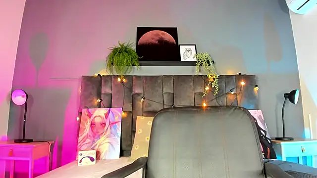 AmbarHills 1 online show from April 2026 11:39:02 AM