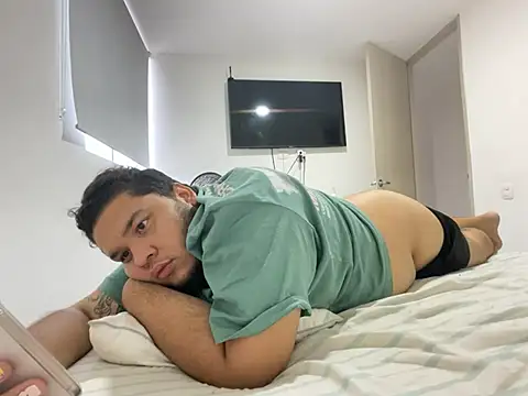 chavarro889 online show from February 2025 10:30:02 PM