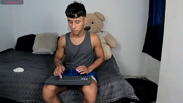Snapshot of LittleParker chatting on July 2026 01:00:02 PM LittleParker online show from July 2026 01:00:02 PM