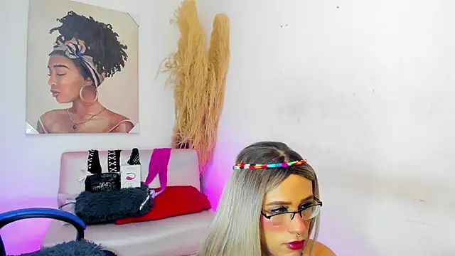 mia foxts online show from October 2025 09:18:01 PM