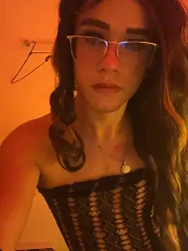 mia foxts online show from April 2026 05:09:02 AM