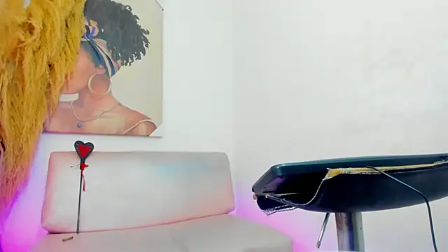 mia foxts online show from December 2025 01:42:01 AM