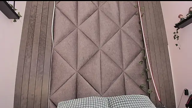 Snapshot of AbbyWathson chatting on November 2025 07:52:02 PM AbbyWathson online show from November 2025 07:52:02 PM