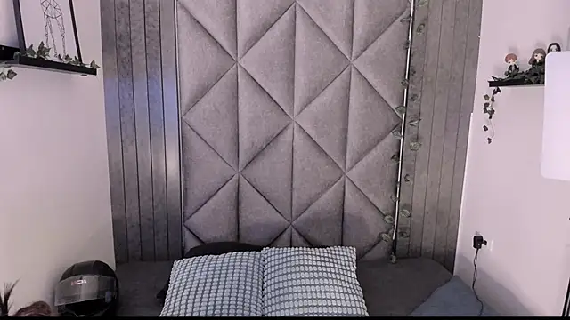 Snapshot of AbbyWathson chatting on November 2025 07:28:01 PM AbbyWathson online show from November 2025 07:28:01 PM