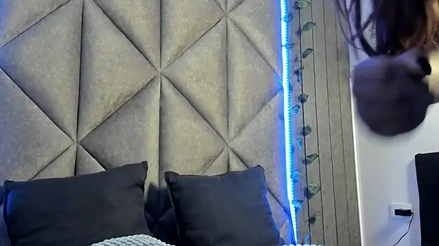 AbbyWathson online show from April 2026 11:39:02 AM