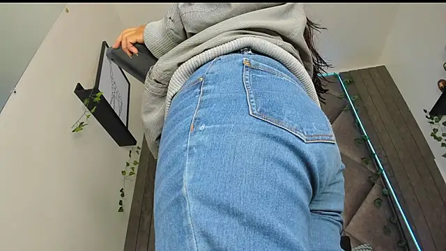 Snapshot of AbbyWathson chatting on November 2025 07:50:02 PM AbbyWathson online show from November 2025 07:50:02 PM