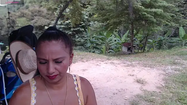 andreu mature online show from April 2026 06:58:02 PM