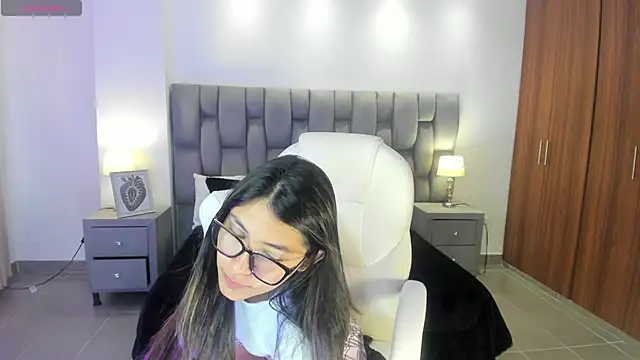 Snapshot of Abella_ruiz chatting on February 2025 01:21:02 PM Abella ruiz online show from February 2025 01:21:02 PM