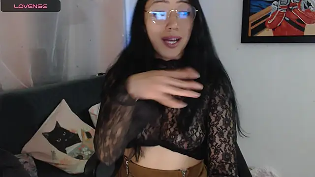 Snapshot of Suzanne_abbey chatting on July 2026 11:48:02 PM Suzanne abbey online show from July 2026 11:48:02 PM
