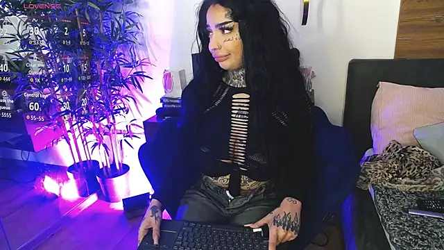 CreamyInkky  online show from April 2026 07:15:01 AM