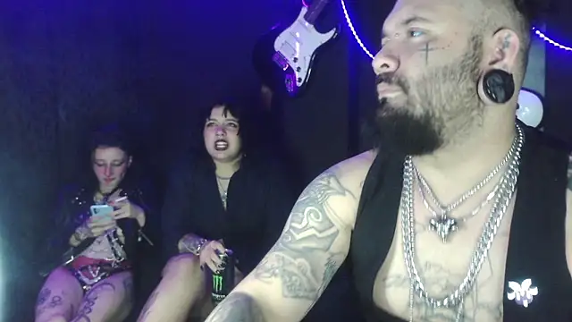 darkclothes online show from October 2025 06:12:01 AM