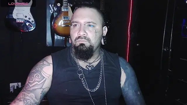 darkclothes online show from December 2025 06:15:01 AM