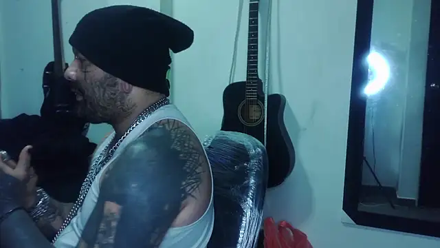 darkclothes online show from February 2025 11:12:01 PM