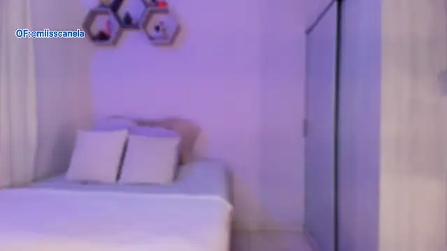 Aleja24Evans online show from October 2025 12:54:02 AM