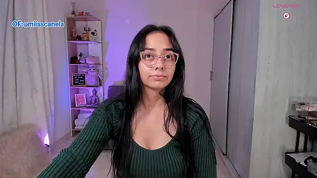Aleja24Evans online show from December 2025 01:17:01 AM