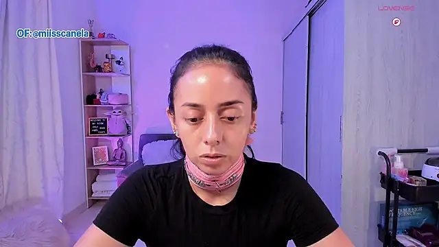 Aleja24Evans online show from November 2025 12:33:02 AM
