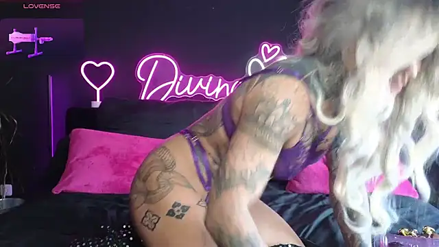 Divina X  online show from March 2025 07:58:01 AM