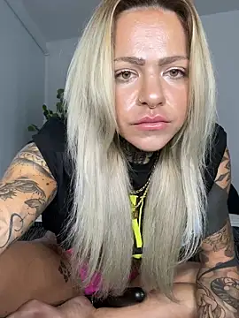 Divina X  online show from December 2025 04:55:01 AM