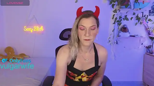 vulgar wife online show from October 2025 04:51:02 PM